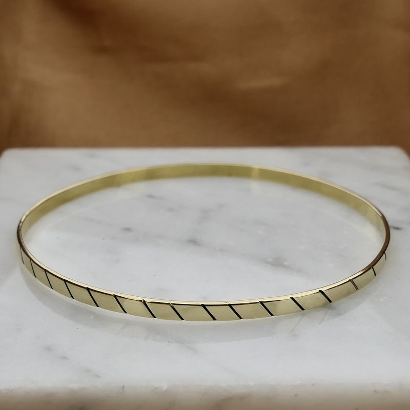 Image 6 of Gold slave bracelet with pattern