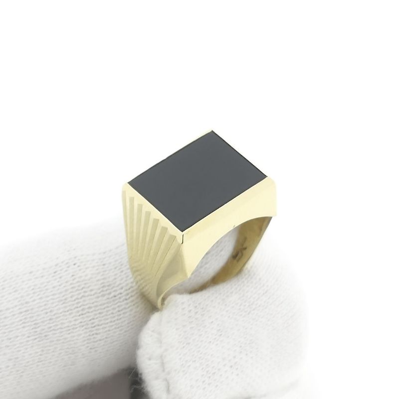 Image 8 of Gold men's signet ring with onyx
