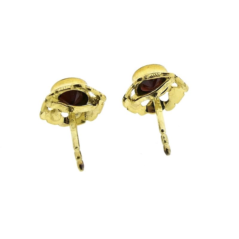 Image 9 of Vintage gold stud earrings with garnet