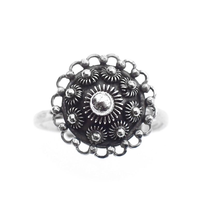 Image 3 of Silver ring with Zeeland button