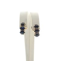 Bicolor gold stud earrings with sapphire and diamond | 0.20 ct.