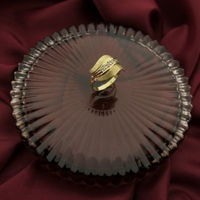 Gold ring with zirconia Image 2 of Gold ring with zirconia