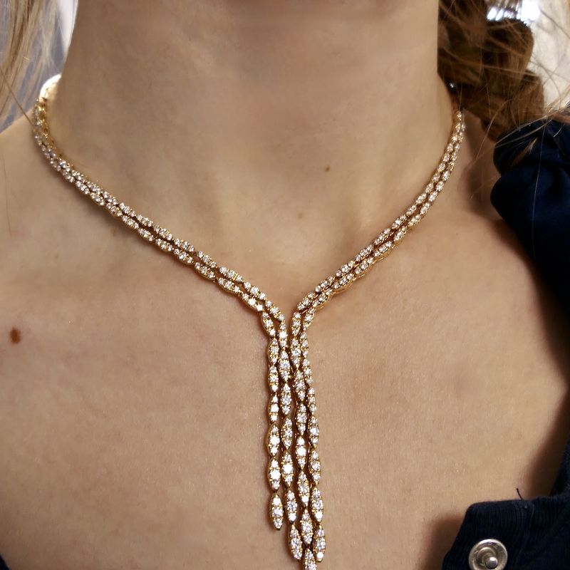 Image 12 of Gold necklace with diamonds; 8.13 ct.
