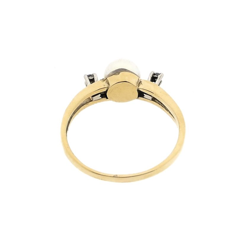 Image 4 of Gold ring with pearl and diamonds; 0.04 ct.