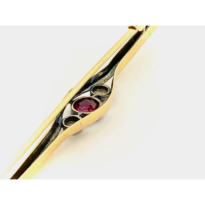 Image 3 of Antique gold brooch with diamond and ruby