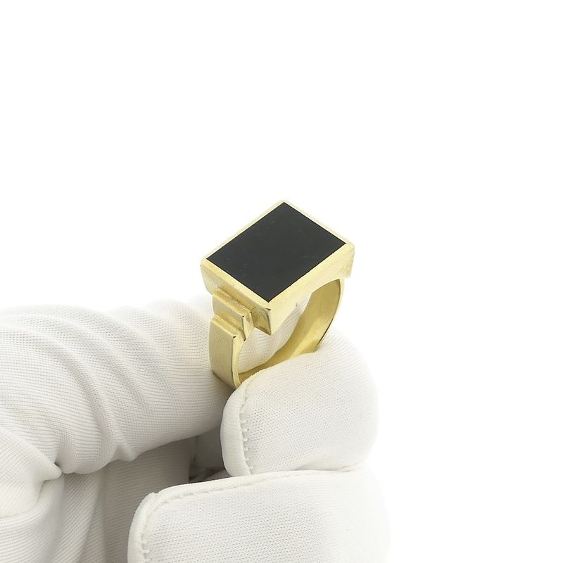Image 8 of Gold signet ring with onyx