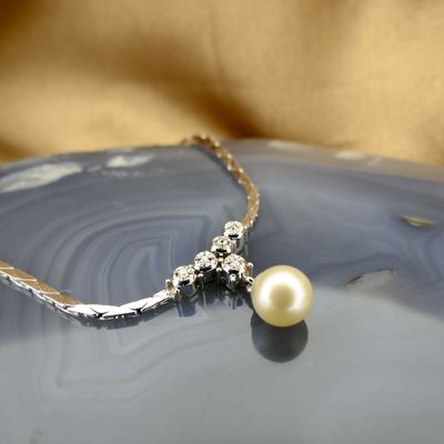 White gold necklace with pearl and diamond; 0.20 ct. | 49.5 cm Image 2 of White gold necklace with pearl and diamond; 0.20 ct. | 49.5 cm