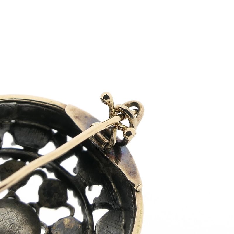 Image 5 of Antique gold brooch with diamonds approx. 0.27 ct.