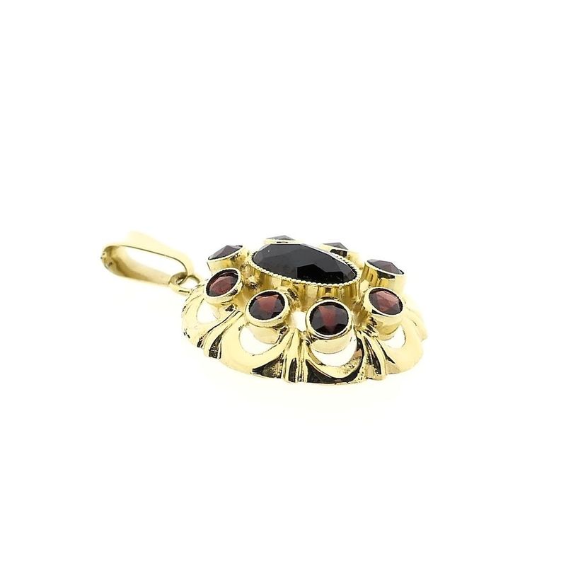 Image 3 of Vintage gold pendant with garnet