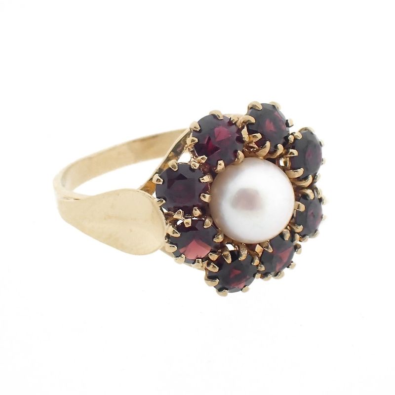 Image 7 of Ring with garnet stones and pearl | Vintage