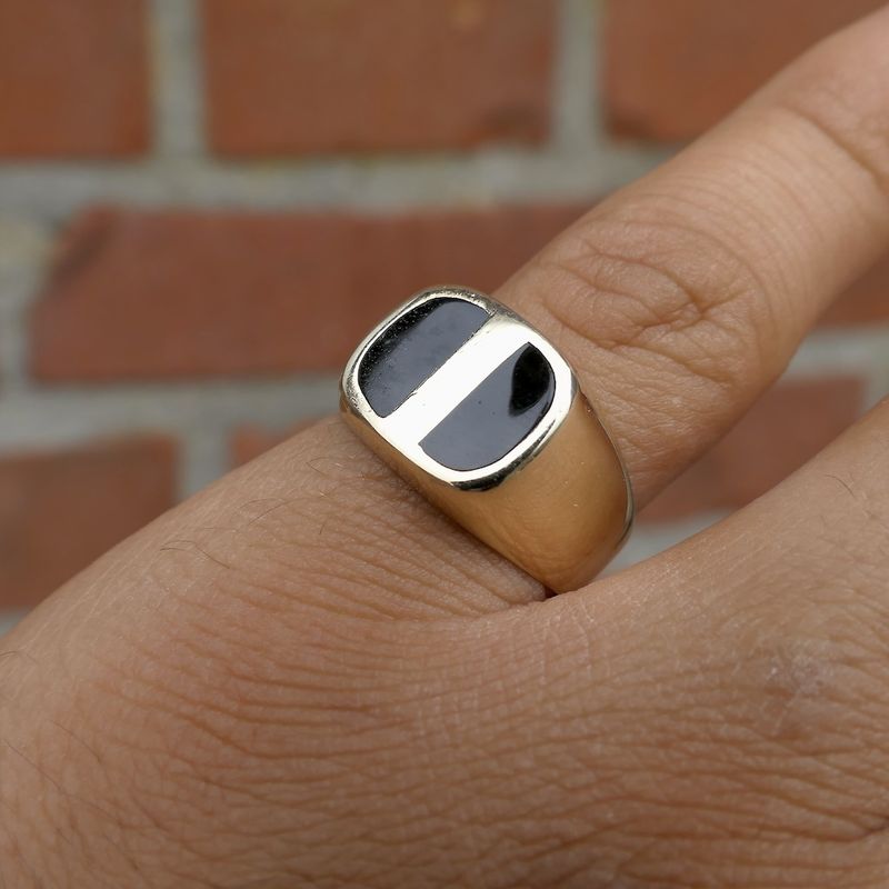 Image 10 of Gold signet ring with onyx | Men