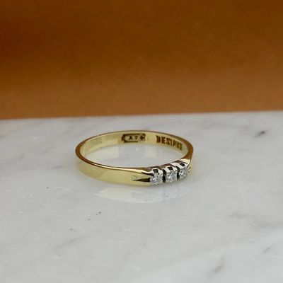 Gold ring with diamonds; 0.075 ct. Image 2 of Gold ring with diamonds; 0.075 ct.