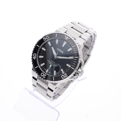 Image 2 of Oris Aquis Date 01.733.7730.4134; Automatic men's diving watch