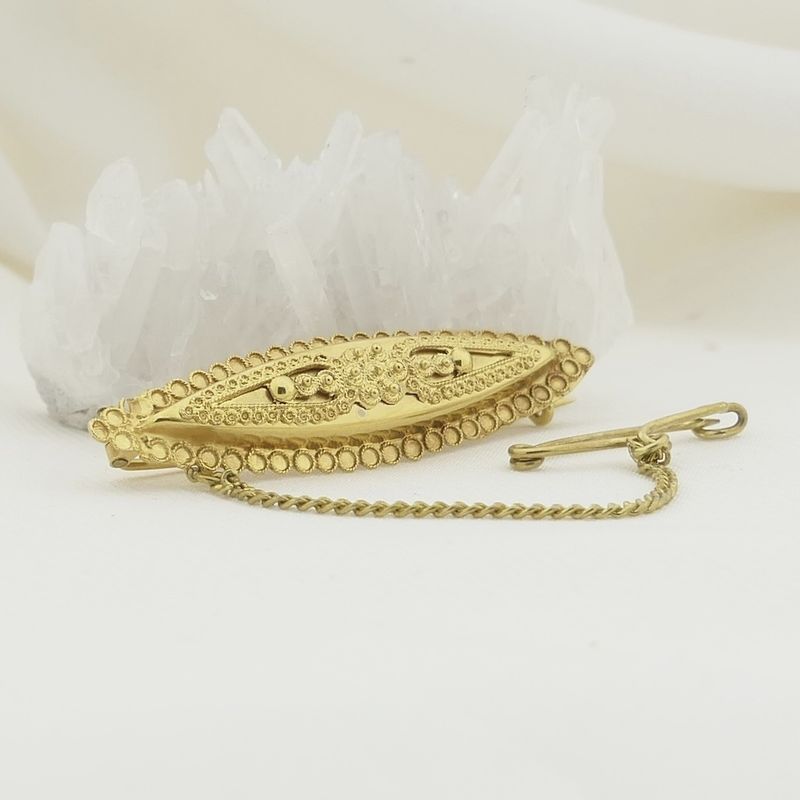 Image 2 of Gold brooch with Zeeland buttons