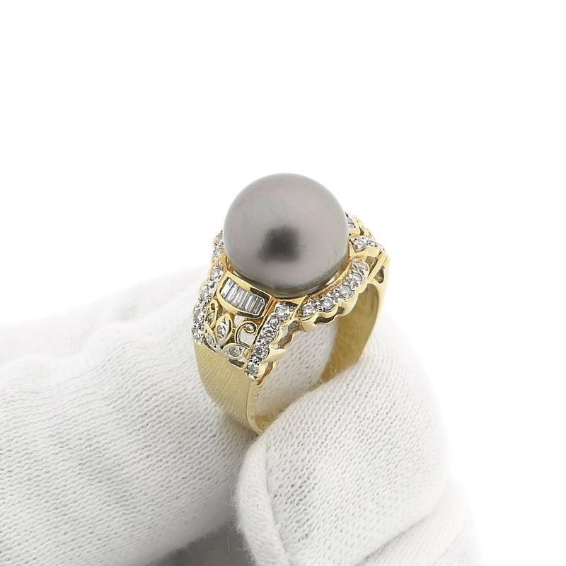 Image 11 of Gold ring with Tahitian pearl and diamond 0.46 ct.