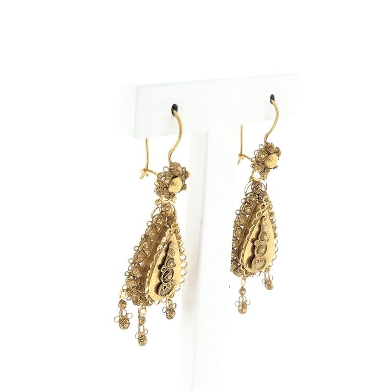 Image 3 of Antique gold earrings with Zeeland knots