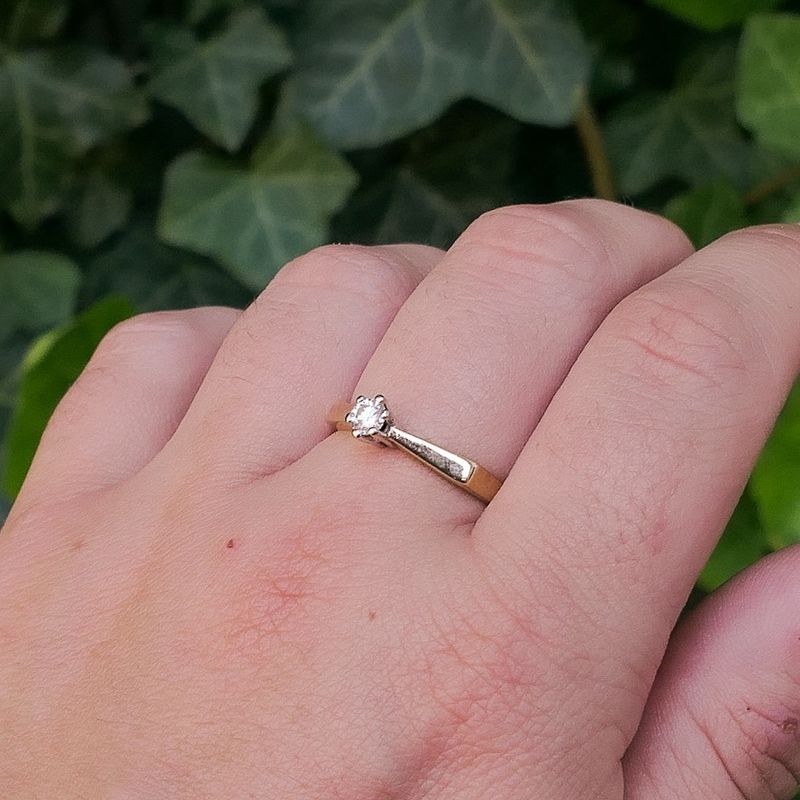 Image 4 of Gold solitaire ring with diamond | 0.15 ct.