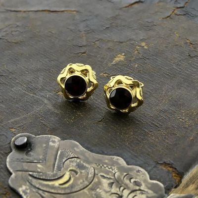 Image 2 of Vintage gold stud earrings with garnet