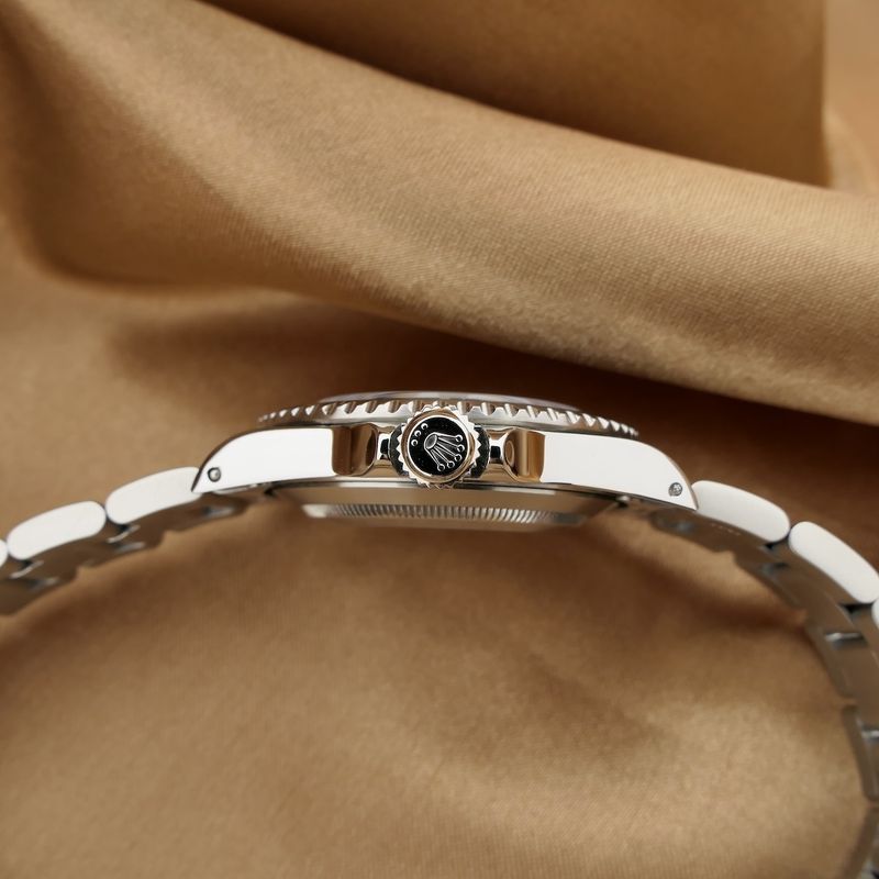 Image 31 of Rolex Submariner 14060; Automatic men's watch