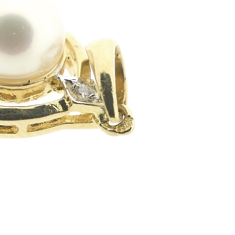 Image 4 of Gold pendant with pearl and diamonds; 0.03 ct.