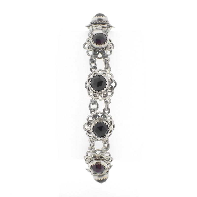 Image 4 of Vintage silver bracelet with garnet; Boat bracelet | Ø 56 mm