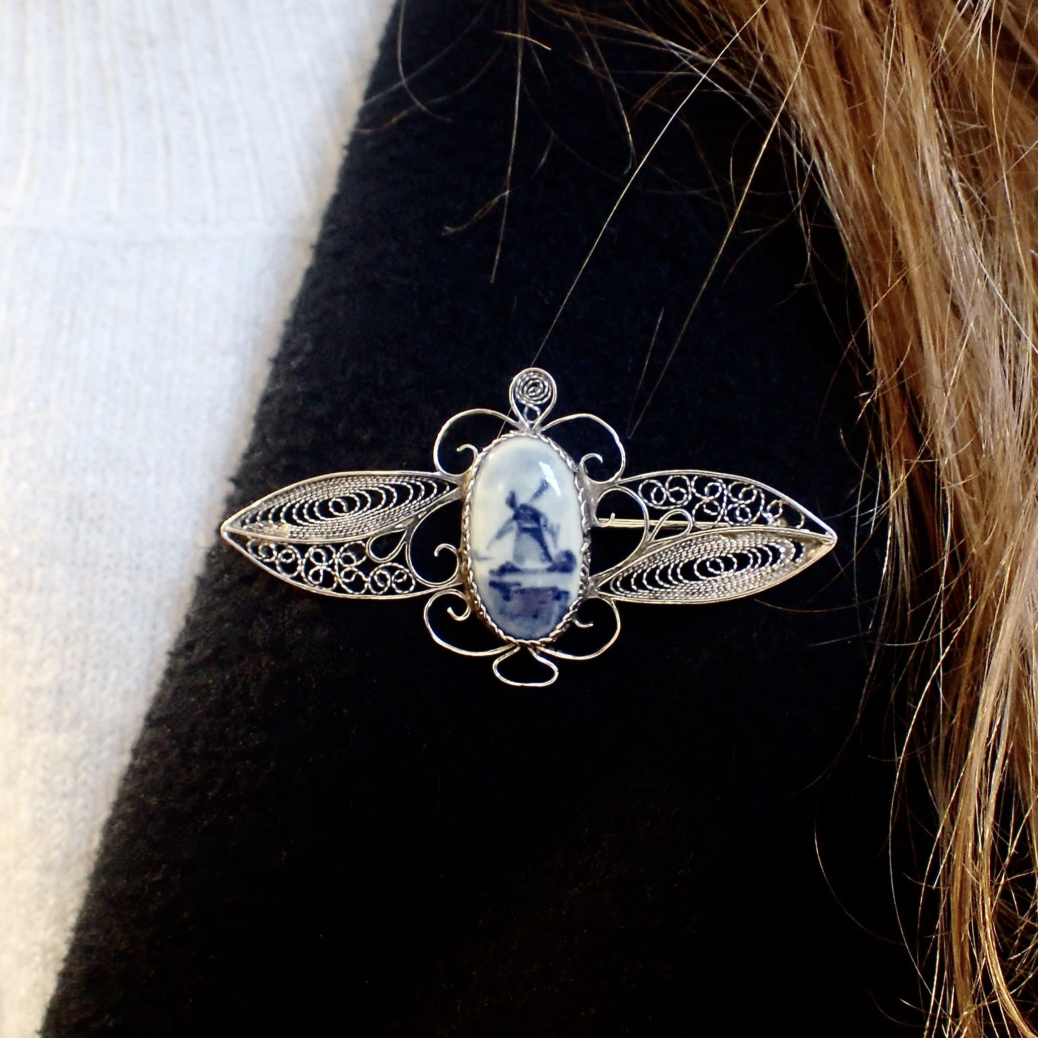 V*x様 Tah'Bah IngotSilver Cuff c.1945 Zilveren broche met Delfts blauw | Juweelwinkel.nl