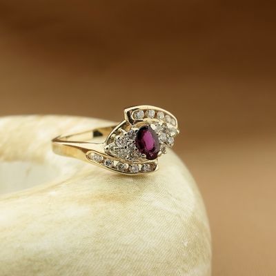 Image 2 of Gold ring with ruby ​​and diamond | 0.22 ct.