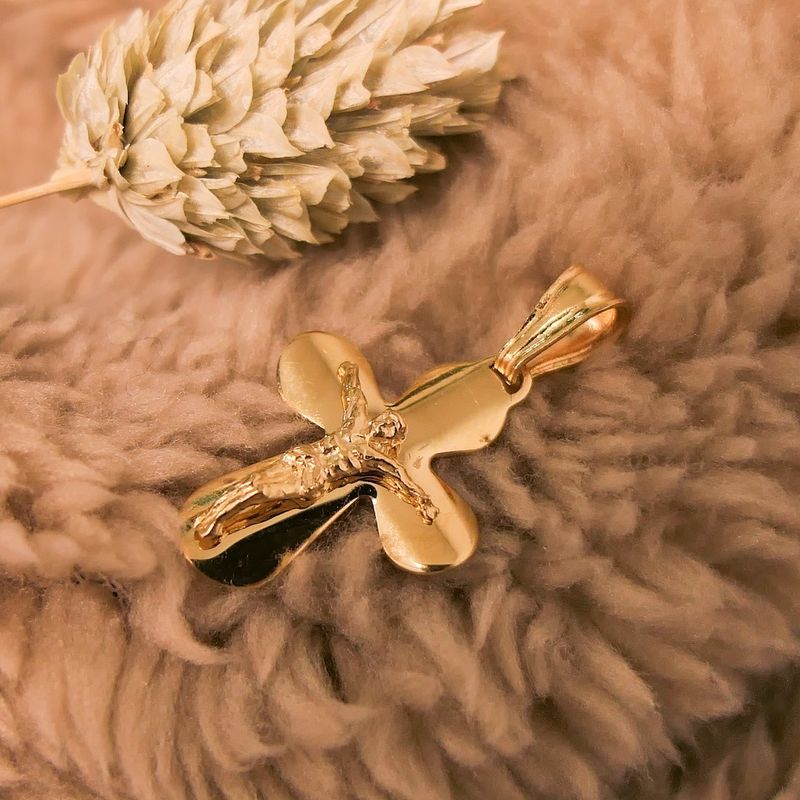 Image 7 of Gold pendant of a cross with corpus