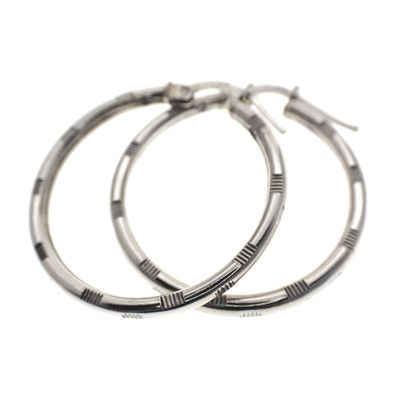 Image 1 of Silver earrings with a ribbed pattern | Ø 30 mm