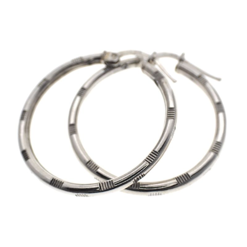 Image 1 of Silver earrings with a ribbed pattern | Ø 30 mm
