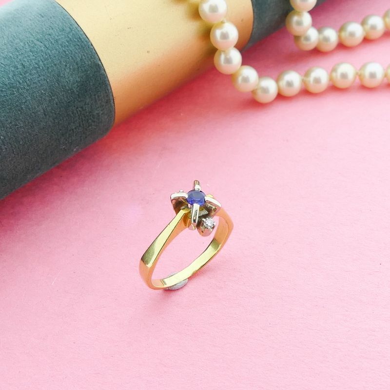 Image 2 of Vintage Bicolor gold ring with sapphire and diamonds; 0.06 ct.