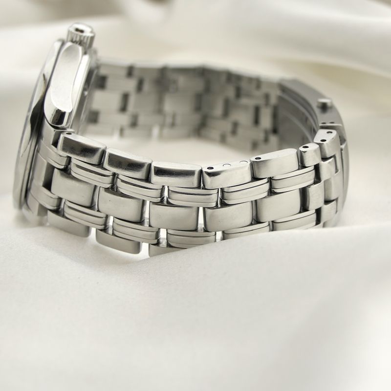 Image 17 of Omega Seamaster 300m 'James Bond' 2561.80.00; Men's diving watch