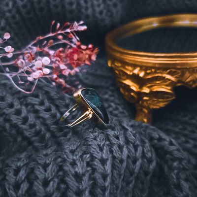 Image 2 of Gold ladies ring with malachite