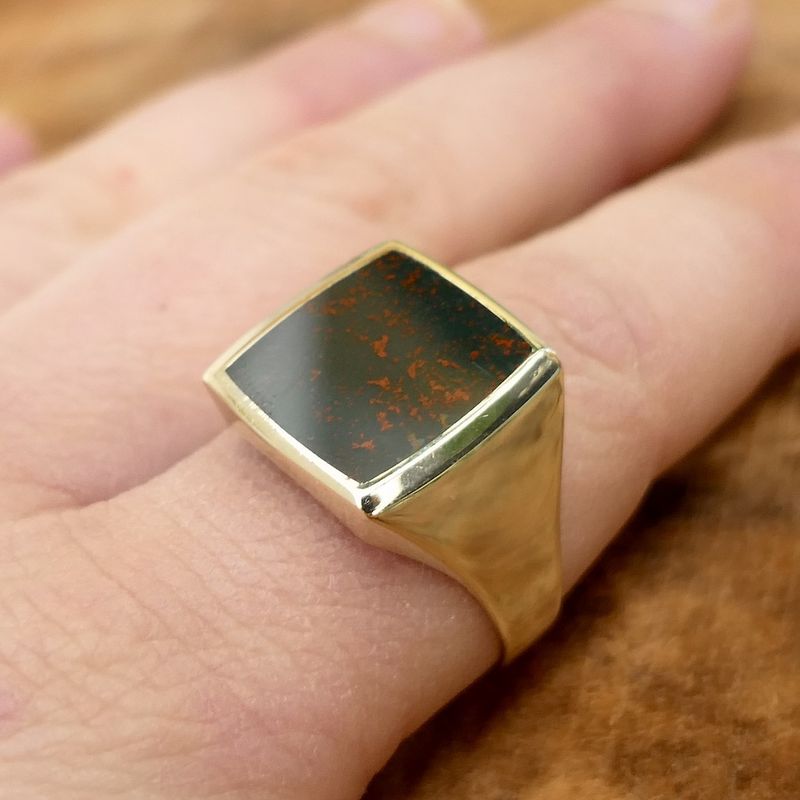 Image 9 of Gold signet ring with heliotrope