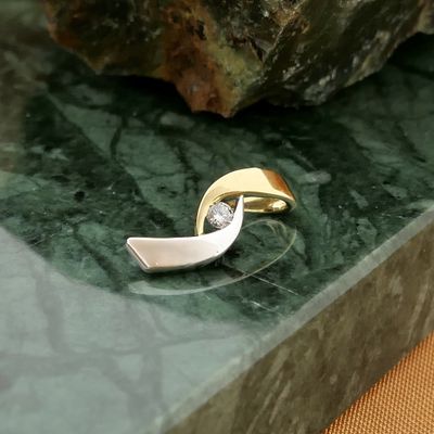 Two-tone gold minimalist pendant with diamond; 0.04 ct. | Passione Image 2 of Two-tone gold minimalist pendant with diamond; 0.04 ct. | Passione