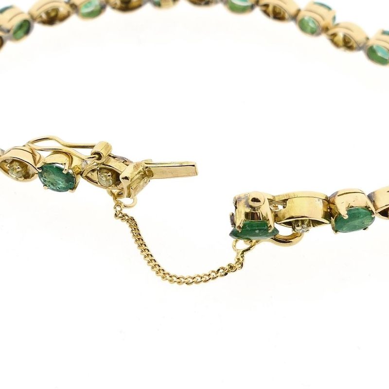 Afbeelding 4 van Gouden tennisarmband met smaragd en diamanten; 0,30 ct. 