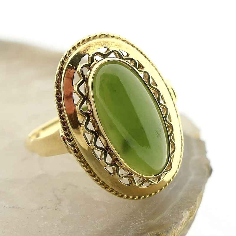 Image 5 of Gold ring with jade | Vintage