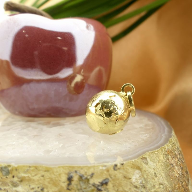 Image 2 of 18 carat gold globe pendant