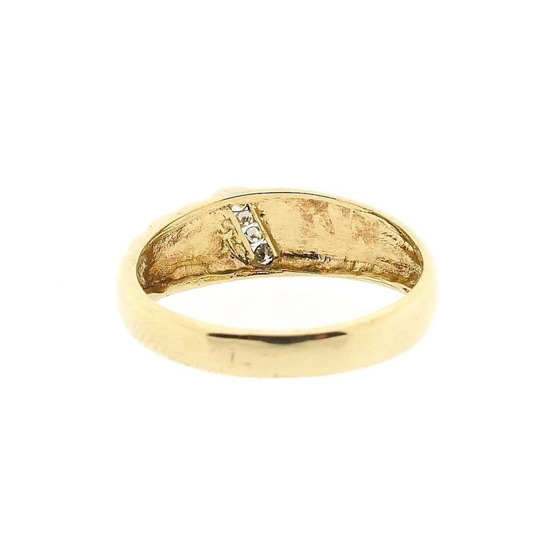 Image 4 of Gold croissant ring with diamonds; 0.04 ct.