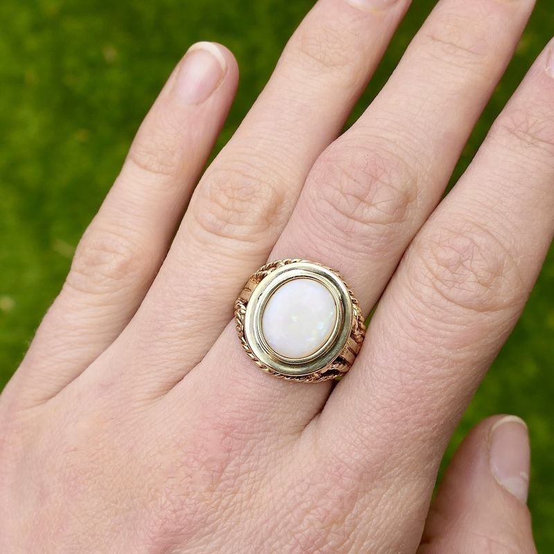 Image 3 of Vintage ring with precious opal