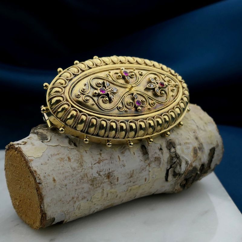 Image 2 of Antique gold Victorian brooch with ruby ​​and diamonds; 0.04 ct.