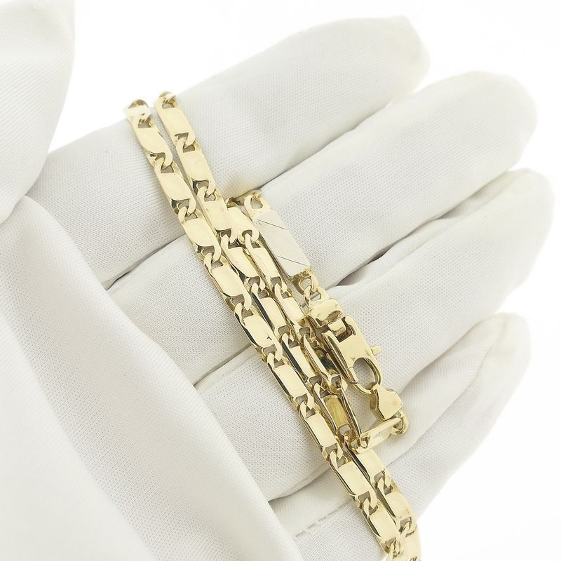 Image 7 of Gold closed Figaro link chain
