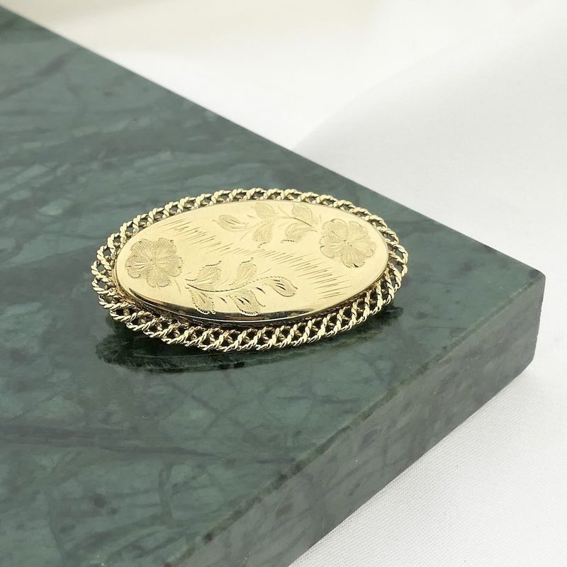 Image 11 of Vintage gold brooch with flower engraving; Floral design