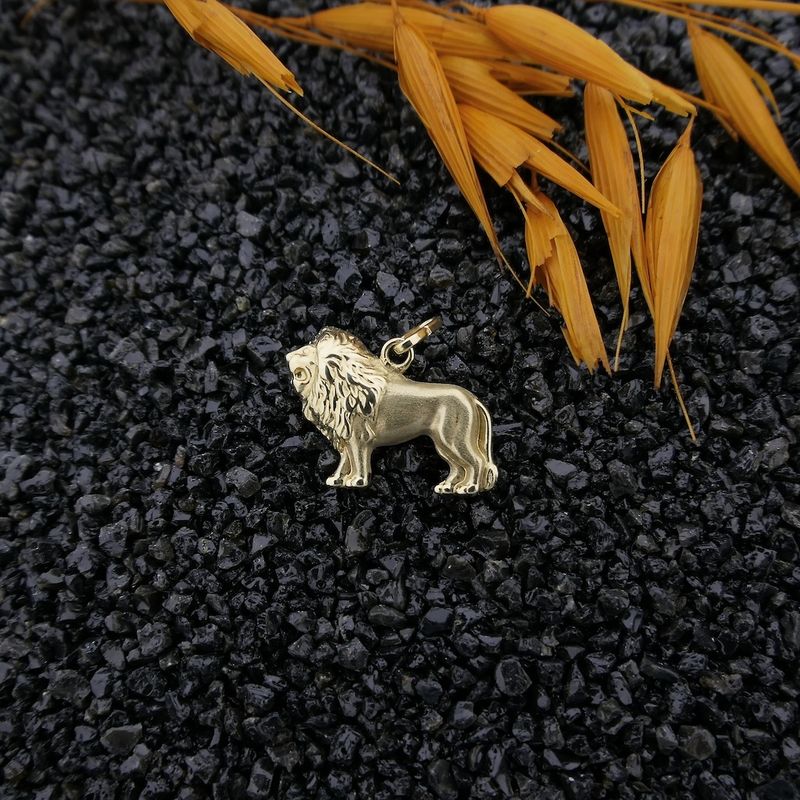 Image 2 of Gold pendant of a lion