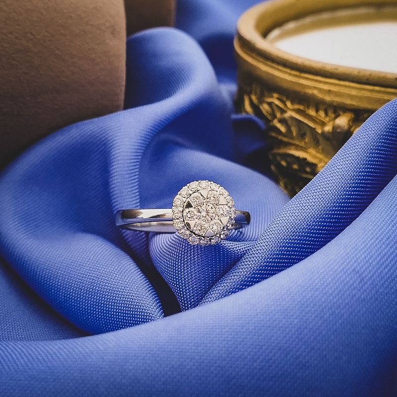 Image 2 of White gold ring with diamonds | 0.42 ct.