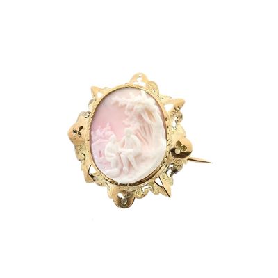 Afbeelding 1 van Antiek gouden broche met roze camee