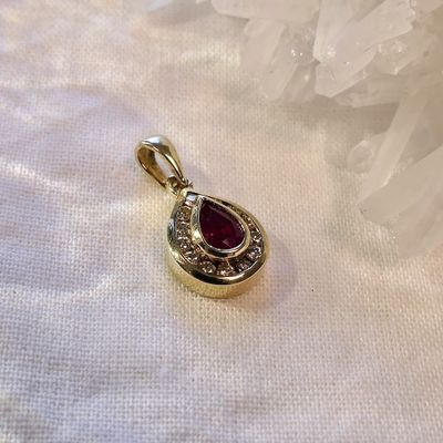 Image 2 of 9 carat pendant with ruby ​​and diamond.