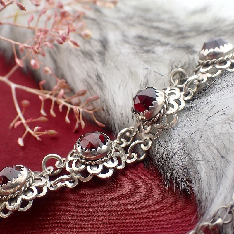 Image 6 of Vintage silver bracelet with garnet; Boat bracelet | Ø 56 mm