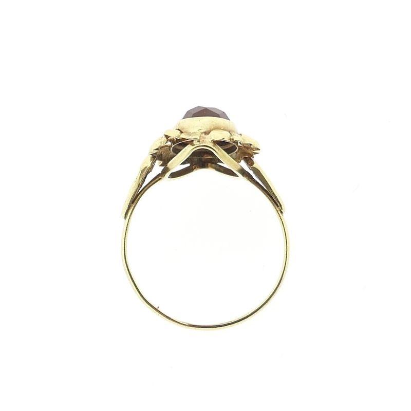 Image 4 of Vintage gold ring with carnelian