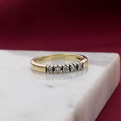 Image 2 of Gold ring with diamond; 0.15 ct.